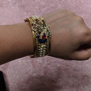 Traditional bangle bracelet